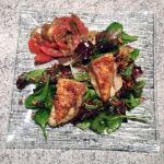 Salade et croûtons au reblochon pané Salade et croûtons au reblochon pané