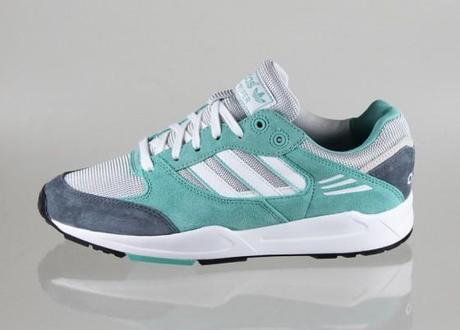 Adidas Tech Super Fade Ocean pour Femme adidas-WMNS-Tech-Super-Fade-Ocean-Running-White-Fade-Onix-3-560x402