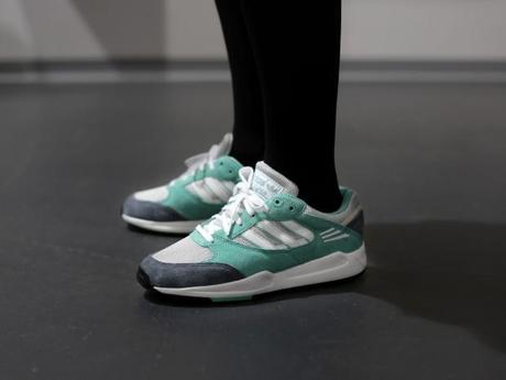Adidas Tech Super Fade Ocean pour Femme adidas-tech-super-ef-w-fade-ocean-running-white-light-onix-m29666_1