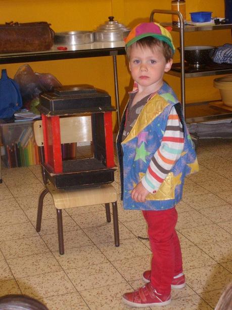 Assistant du Magicien - Classe de Mme Isabelle en PréGardienne (2011-2012) Assistant du Magicien - Classe de Mme Isabelle en PréGardienne (2011-2012)