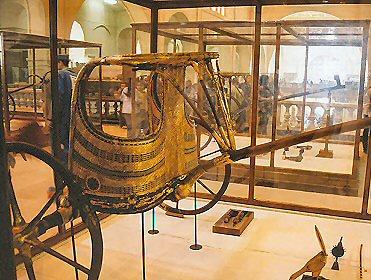 Il fut ce rédempteur, ce sauveur, ce libérateur des Deux-Terres : Ahmôsis, quand la reconquête militaire fut décidée... (3) En Égypte ancienne ! http://antikforever.com/Egypte/Dyn/Images/Dynastie%2011-17/hyksos04.jpg