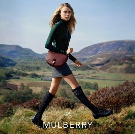 Petit trek en montagne avec Cara Delevingne et la nouvelle campagne Mulberry... Petit trek en montagne avec Cara Delevingne et la nouvelle campagne Mulberry...