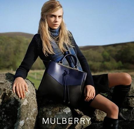Petit trek en montagne avec Cara Delevingne et la nouvelle campagne Mulberry... Petit trek en montagne avec Cara Delevingne et la nouvelle campagne Mulberry...