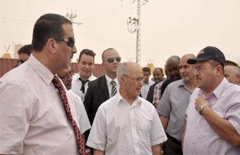 Le ministre de l’énergie à Adrar : Mise en service de la première ferme éolienne du pays