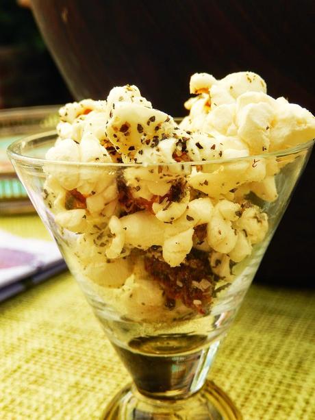 Pop Corn parmesan-tomates séchées et basilic Pop Corn parmesan-tomates séchées et basilic