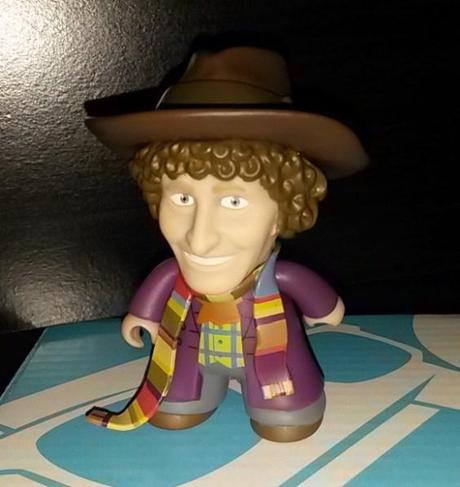Test de la Nerd Block de juin 2014 Une blind box contenant une figurine vinyle Doctor Who dexcellente facture. Jai eu le 4è Docteur !