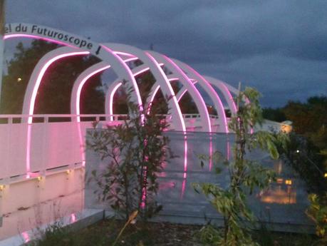La troisième entrée du Parc Eclairage de nuit