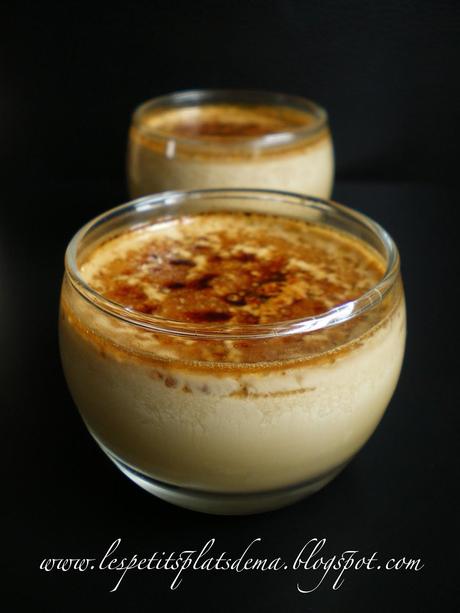 Panna cotta au café comme une crème brûlée