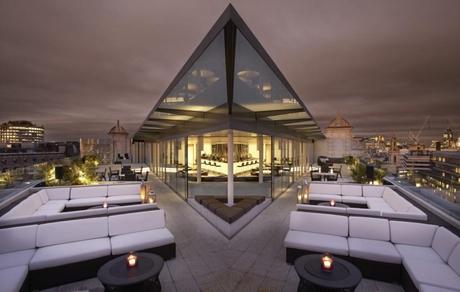 The%20rooftop%20bar%20at%20the%20ME%20Hotel%20in%20London