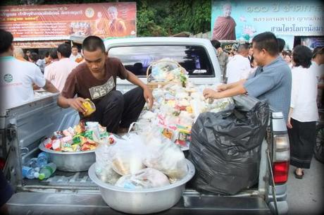 11 et 12 juillet 2014. Udonthani : Asanha Bucha et Khao Pansa (Fêtes religieuses) DSCF8619
