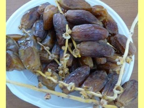 Moelleux aux dattes Cliquer sur les flèches