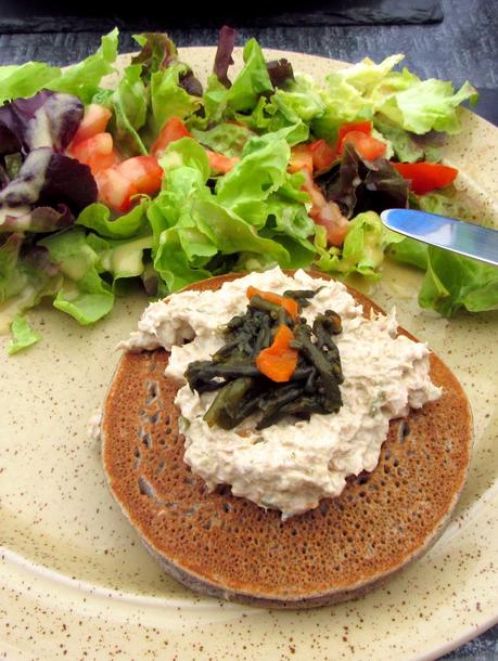 Blinis géant aux rillettes de la mer Blinis géant aux rillettes de la mer