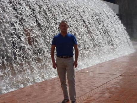 Carnet / Présent au monde... D’accord, mais en touriste. tram,lisbonne,tramway,vaporetto,métro,lyon,rome,venise,spritz,apéritif,prosecco,aperol,campari,eau gazeuse,voyage,tourisme,touriste,sardaigne,vins de sardaigne,soleil levant,restaurant japonais,domo de jana,comptoir de sardaigne,blog littéraire de christian cottet-emard,littérature,carnet,note,écriture de soi,prairie journal,spleen,christian cottet-emard,lyon,rhône,rhône alpes,ficelle,funiculaire