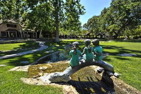 Neverland: Partie 5: Les parties privées front house