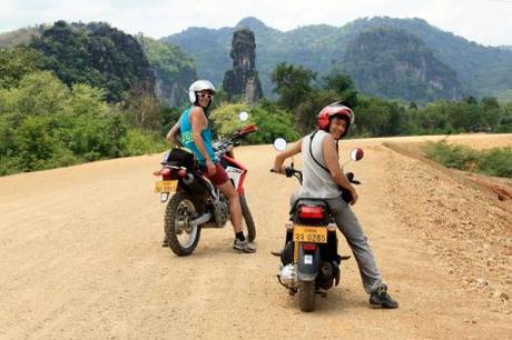 Le centre du Laos à moto !
