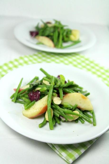 Haricots verts, pêche blanche et amandes fraiches