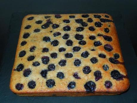 Moelleux noisettes myrtilles Moelleux noisettes myrtilles (démoulé)