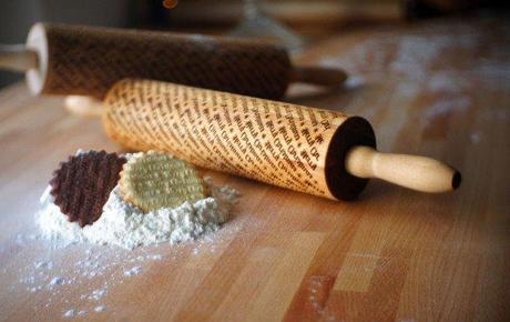 La pâtisserie au laser custom-engraved-rolling-pins-by-zuzia-kozerska-1
