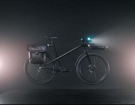 The BLACKLINE by MNML et Method The BLACKLINE by MNML et Method