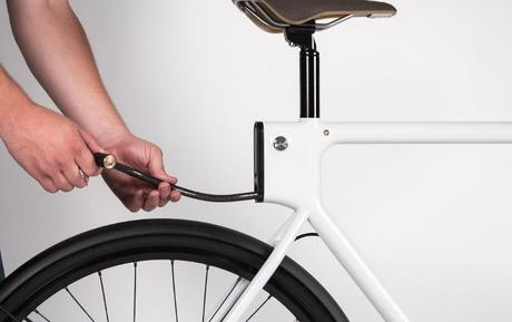 Vélo EVO by HUGE Design et 4130 Cycle Works Vélo EVO by HUGE Design et 4130 Cycle Works