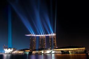 En promenade : Le Marina Bay Sands à Singapour