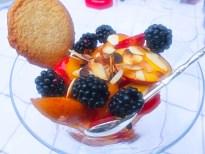 Nectarines abricots mûres amandes grillés Nectarines abricots mûres amandes grillés