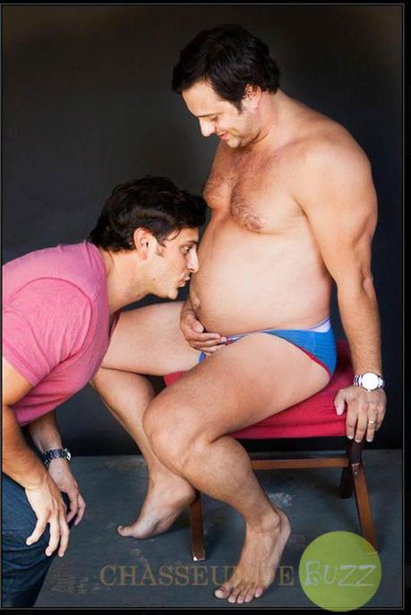 Il prend des photos de grossesse à la place de sa femme!! grossesse-papa