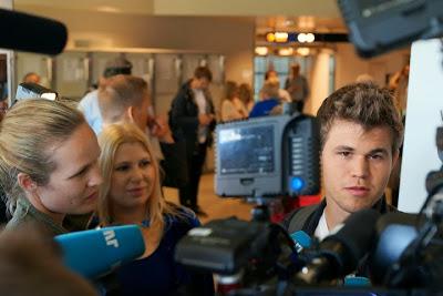 Le Roi des échecs Magnus Carlsen est à Tromso - Photo © Susan Polgar