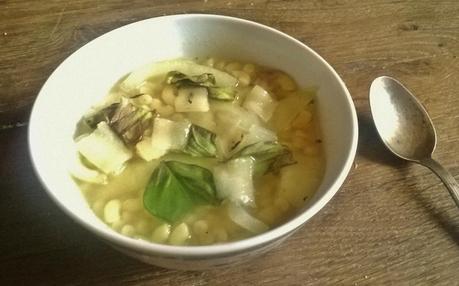 soupe de coquillette aux oignons et basilic