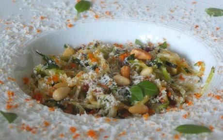 Spaghetti de courgettes, tomates séchées et pignon, crème de parmesan 024