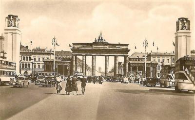 Ah, ça ira, ça ira bien comme ça porte-de-brandebourg-1940.jpg