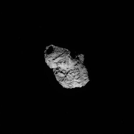 Rosetta est arrivée à destination, autour de la comète 67P noyau de la comète à 145 km