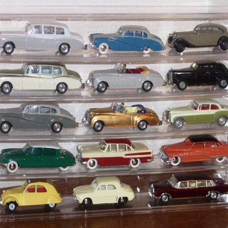 Les dinky toys, voitures miniatures des années cinquante