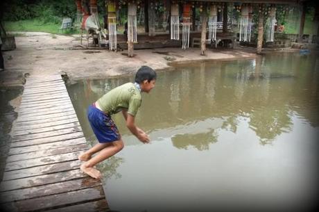 10 août 2014. Nong Khai. Wang Nammok, le village des lanternes. DSCF9122