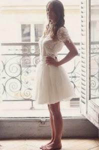 robe courte de mariée romantique féminine tulle et dentelle mariage bohème romantique paris