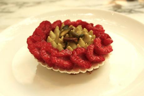 Framboise pistache meringue citron jaune © P.Faus Framboise pistache meringue citron jaune © P.Faus