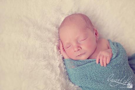 PhotographeSpécialisteNouveauNésParis©LovelifePhotographie2014-03 nouveau né garçon dort