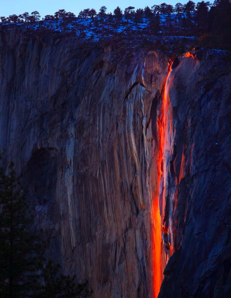 Horsetail-Falls-Yosemite-National-Park-California-mogwaii