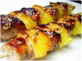 Brochettes de dinde à l'ananas et au sésame