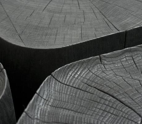 BASALT tables basses en bois brûlé par Normal Studio