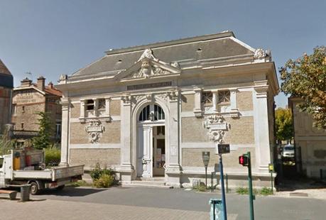 Façade de la bibliothèque Holden de Reims, en 2014.