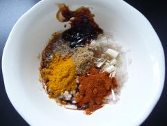 BROCHETTES DE POULET, SAUCE SATAY (Indonésie) P1220668