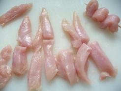 BROCHETTES DE POULET, SAUCE SATAY (Indonésie) P1220674