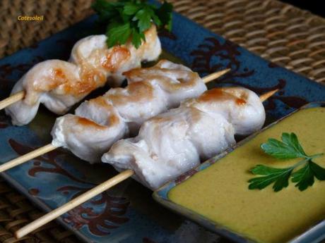 BROCHETTES DE POULET, SAUCE SATAY (Indonésie) Brochette poulet sauce satay