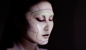 Vous allez être émerveillé par ce procédé de projection mapping sur le visage