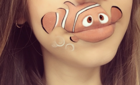 Cette fille est capable de transformer sa bouche en personnages célèbres ! IMG_0807.PNG