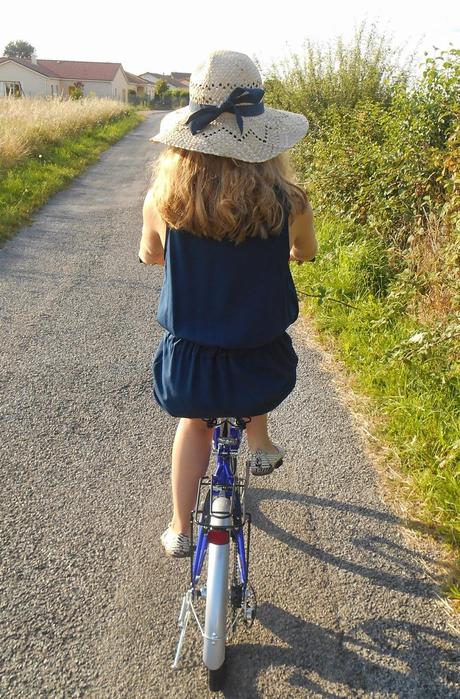 A bicyclette... A bicyclette...