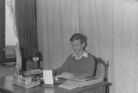 Dans mon bureau à l'époque en 1960 ! 