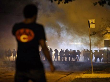 MONDE > Ferguson : 200 manifestants se sont rassemblés dans la zone où Michael Brown a été abattu