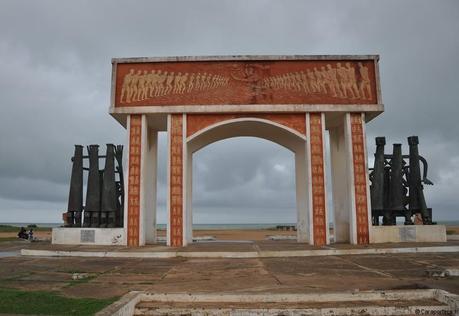 Ouidah : vestiges d’un périple initiatique Porte du non retour à Ouidah